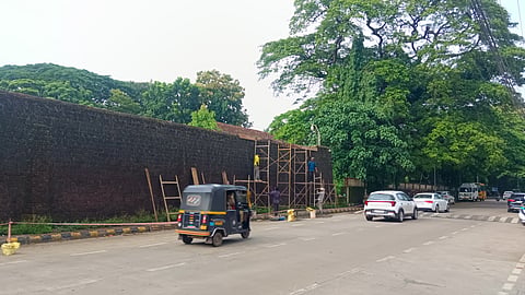 Mangaluru District Prison is strengthening security by adding a 12-foot chain-link mesh over its existing 20-23-foot wall to curb narcotics inflow.