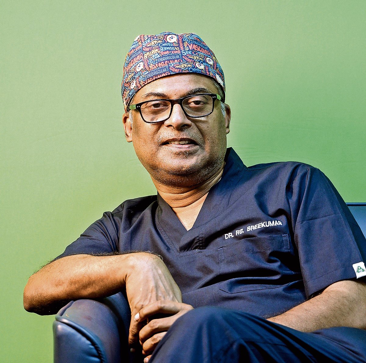 Venous stasis dermatitis: Surgical interventionis actually the first option