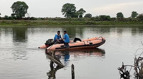 Teams of the National Disaster Response Force (NDRF), Delhi Disaster Management Authority (DDMA), Delhi Fire Services and the local police resumed the search operation on Monday.
