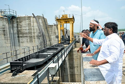Deputy Chief Minister Bhatti Vikramarka and Irrigation Minister Uttam Kumar Reddy visit J. Chokka Rao Devadula Project on Monday.