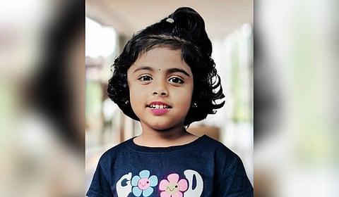 Neslinriya (5), daughter of Sheenu Alexander and Jisha of Athipattu.