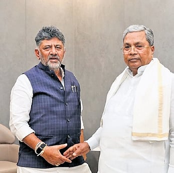 DK Shivakumar, Siddaramaiah, Hariprasad land in Delhi, Congress brass may finalise ministers' list