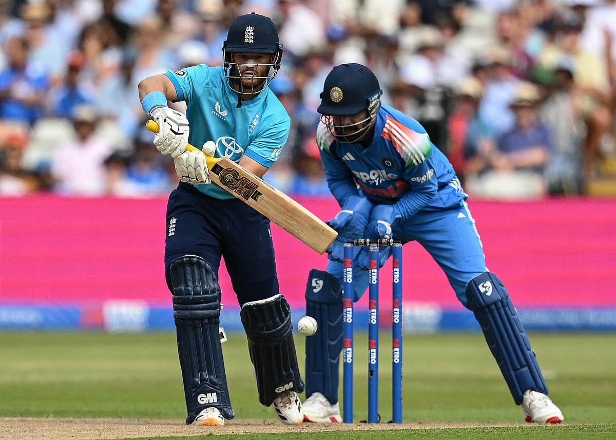 Duckett backs young England to step up against India