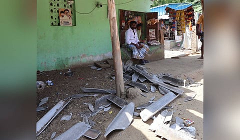 The ang also damaged the roofs of four houses in Kayampatti village.
