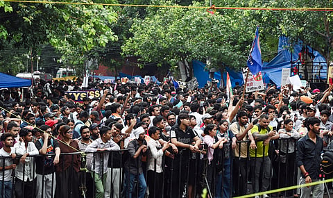 The Cockroach Janta Party (CJP) on Wednesday said thousands of protesters had gathered at Jantar Mantar. 
