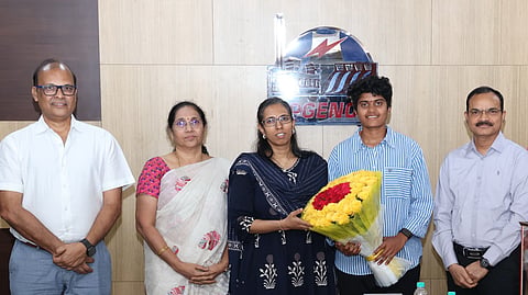 APGENCO organised a grand felicitation ceremony for Indian womens cricket team member Nallapureddy Sree Charani at Vidyut Soudha, Vijayawada, on Wednesday.