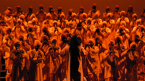 A 100 Charmers gives snake charmers a new stage