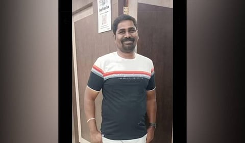 The victim, Lokesh D, a resident of Srinivasa Nagar in Makkan.