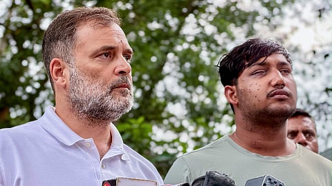 LoP of Lok Sabha Rahul Gandhi with a victim of pellet injury, which allegedly took place during the CJP march.