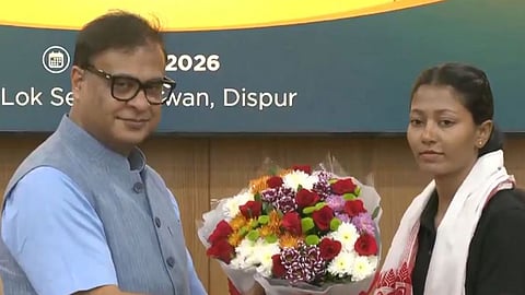 CM Himanta Biswa Sarma announced that the road would be built at the initiative of Lakhimpur MLA Manab Deka to commemorate Rupamoni’s historic achievement. 