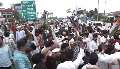 MP farmers protest demanding 100 pc moong procurement; Kamal Nath urges swift MSP purchase