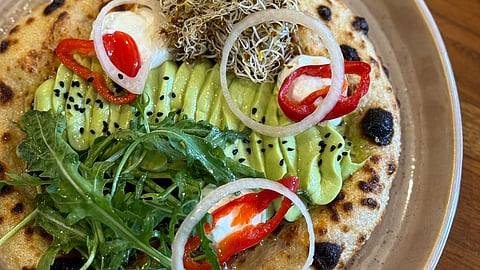 Avocado pizette