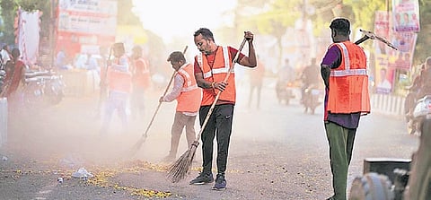 MCD directs all its zonal offices to submit verified records of sanitation workers to initiate next stage of its exercise to identify employees who could be considered for future regularisation.
