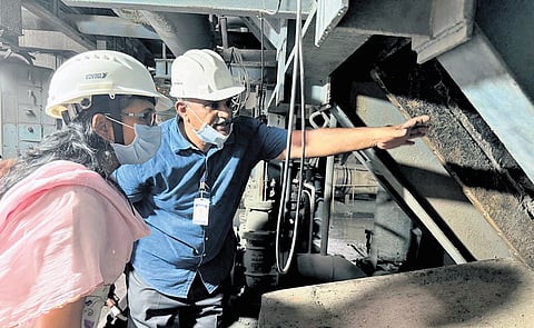 P Power Generation Corporation (APGENCO) Managing Director S Nagalakshmi directed officials to run all thermal generating units at optimum capacity without compromising on generation output. 