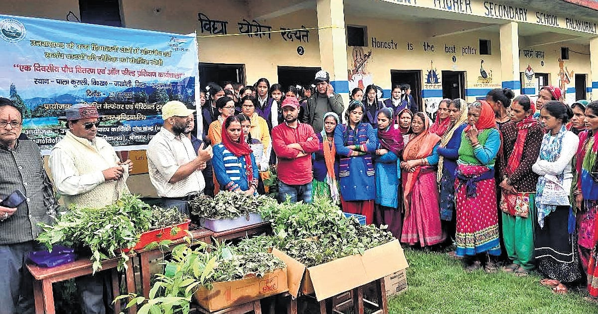 Uttarakhand teacher blends Garhwali poetry, science and social media to transform learning