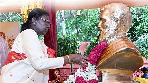 In a first, statue of Gopabandhu Das unveiled at Delhi
