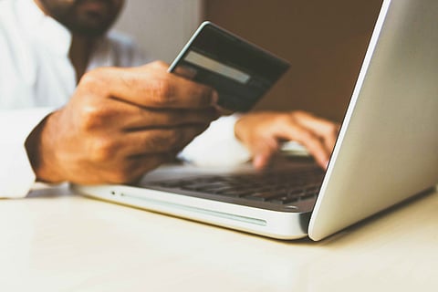 Top cashback credit cards for online shopping, groceries & utilities