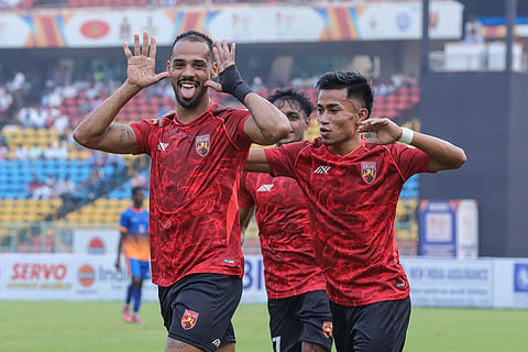 Rodriguinho scores five goals against Defender's