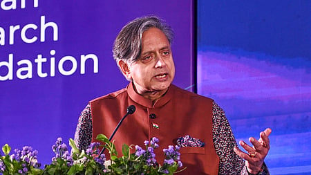  Sashi Tharoor