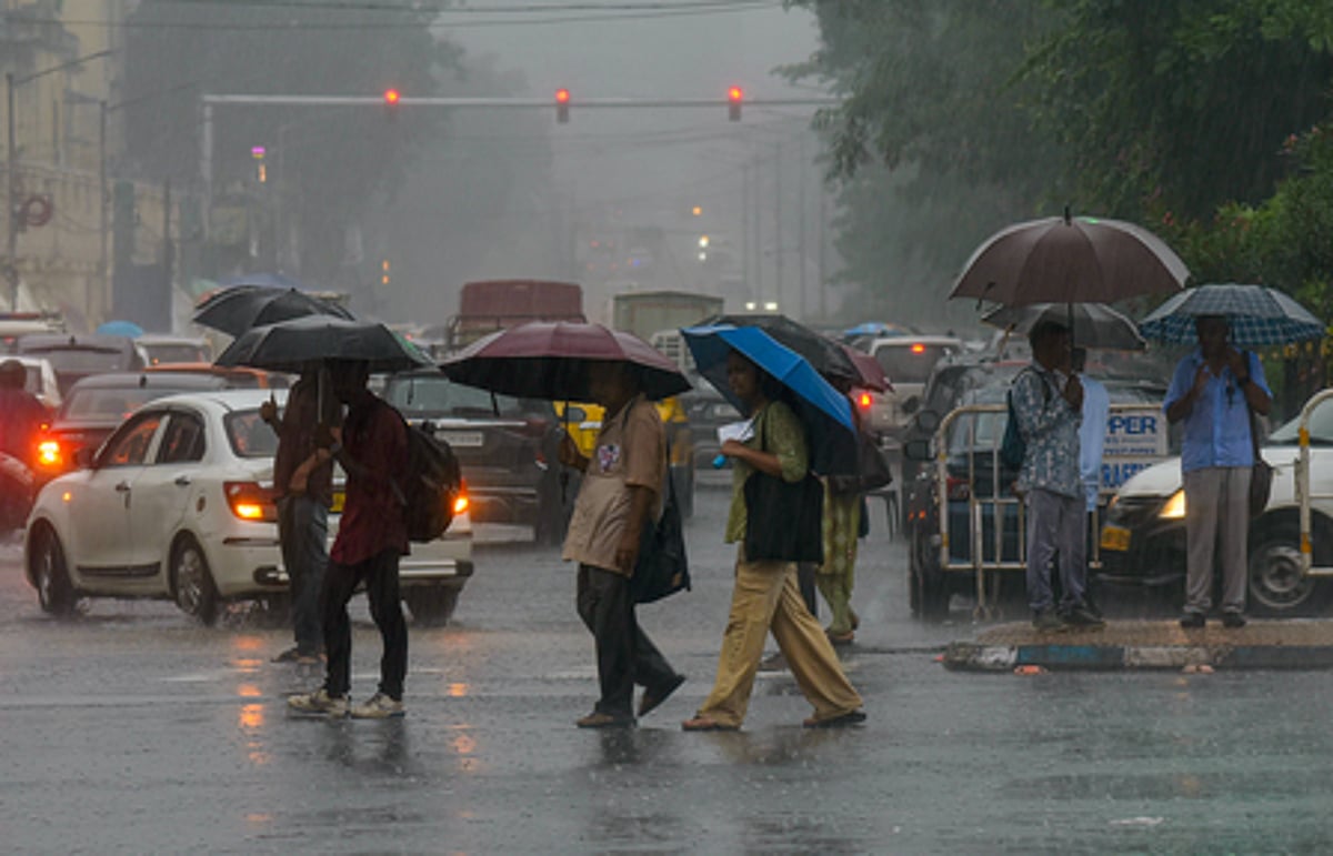 Tamil Nadu braces for three days of heavy rain as Bay of Bengal system intensifies