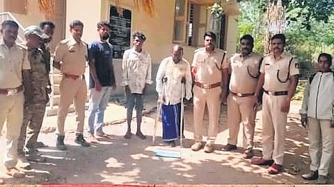 Foresters arrest a man near Bandipur Tiger Reserve in Chamarajanagar who was trying to sell tiger body parts.