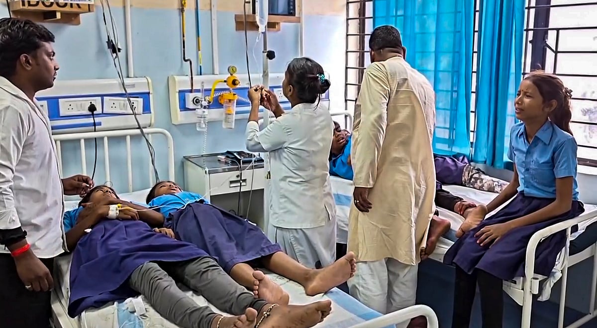 Detergent instead of salt: 36 students fall ill after eating midday meal in Bihar school