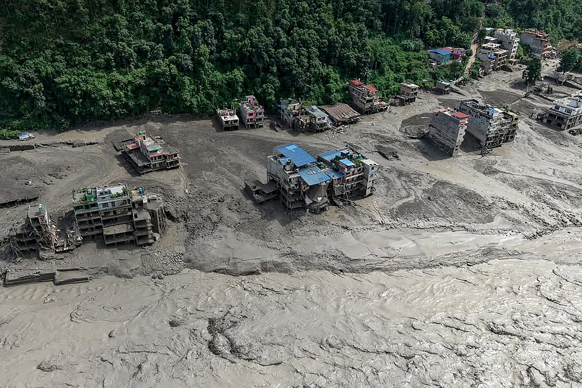 177 killed in Nepal floods; three reported dead in Tibet; over 1,300 still missing
