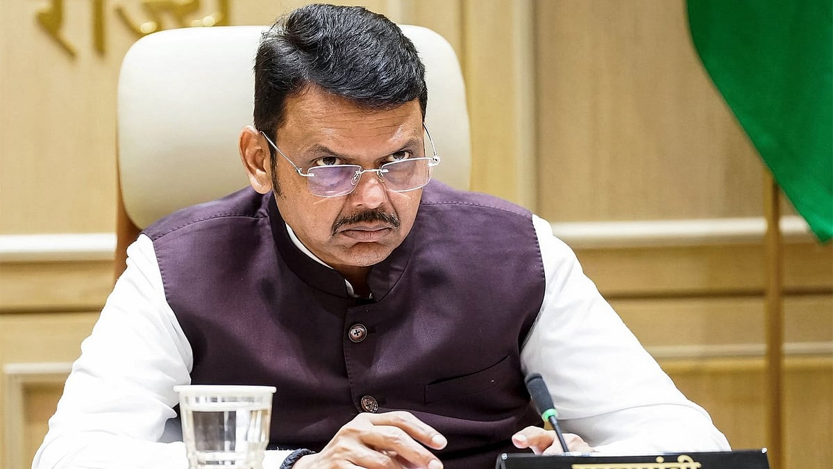 Maharashtra CM overrules minister, grants non-Marathi auto and taxi drivers one year to learn Marathi
