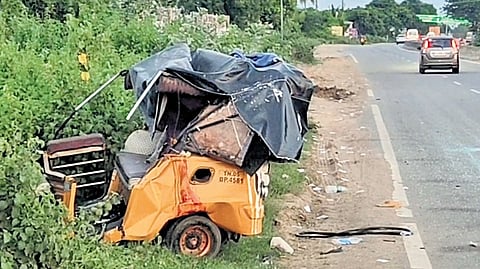 Mangled remains of the autorickshaw in Panpakkam, Tiruvallur district.