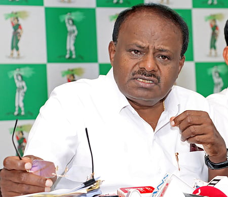 Kumaraswamy alleges KPSC irregularities, turns fire on Rahul, Priyank Kharge