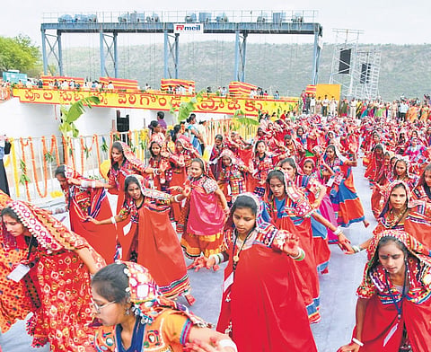 Tribals dance at the inauguration of the Veligonda Project 