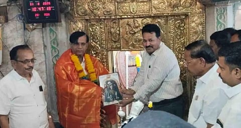 Higher Education Minister Basavaraj Rayareddi visits Anjaneya temple in Yelaburga on Monday  