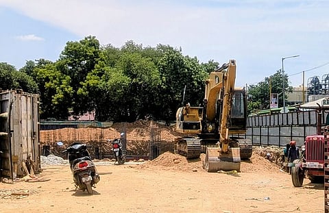 Thanjavur: The work of constructing a shopping complex near the Thanjavur old bus stand.  