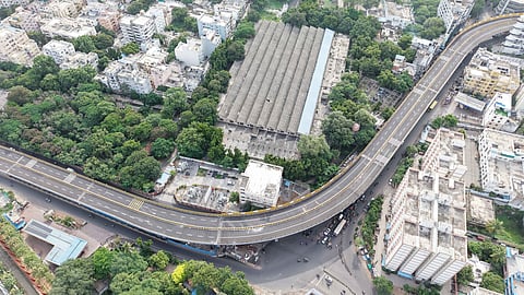 Hyderabads much-awaited 3.32 KM Nalgonda X Roads Steel Flyover will be inaugurated by Chief Minister A Revanth Reddy on September 3, 2026. The Rs 620 crore project will provide a signal-free corridor from Nalgonda X Roads Jn to Owaisi Hospital.