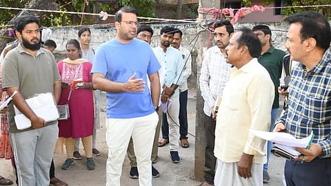 GVMC Commissioner Ketan Garg directing Corporation officials.