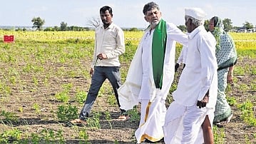 CM DK Shivakumar interacts with farmers in Hunagunda of Bagalkot district 