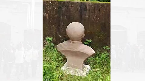 Locals alleged that unidentified miscreants uprooted the bust and demanded strict action against those responsible. 