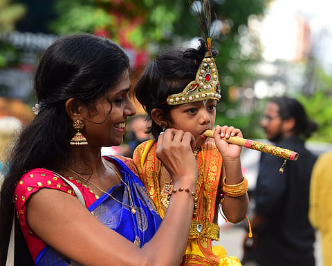 Little Krishnas, Radhas paint the city in Janmashtami hues