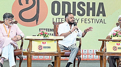 Organiser editor Prafulla Ketkar, journalists Ravi Shankar and Ashutosh engaged in a discussion