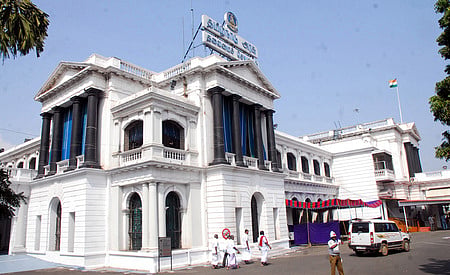 Fort St. George: Tamil Nadu Secretariat building housing the state Assembly in Chennai 