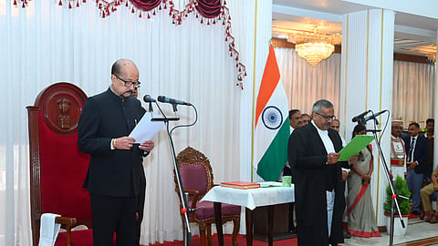 Governor Ramen Deka administered the oath of office during a formal ceremony held at Chhattisgarh Mandapam in Lok Bhawan.
