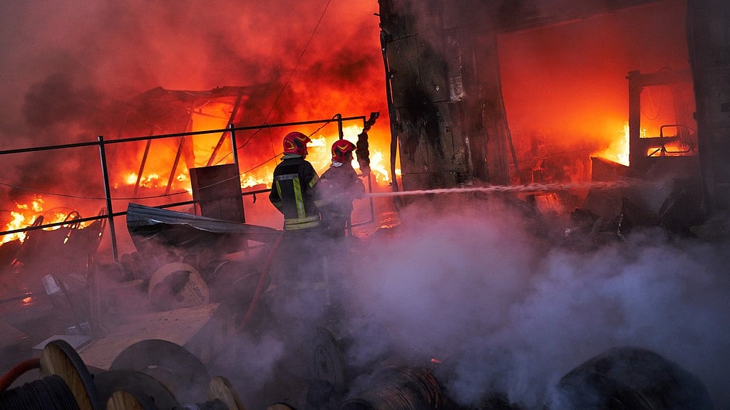 Russian barrage and Ukrainian strike kill four people, ending pause in attacks