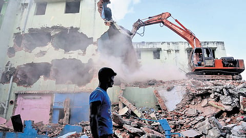 Anyone refusing to vacate a dangerous building despite an order may be removed with police assistance.