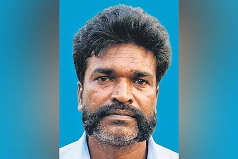 According to sources, intelligence inputs indicated that the history-sheeter Chikkananpatti K Raja (57) was hiding at his sister’s house near Batlagundu. 