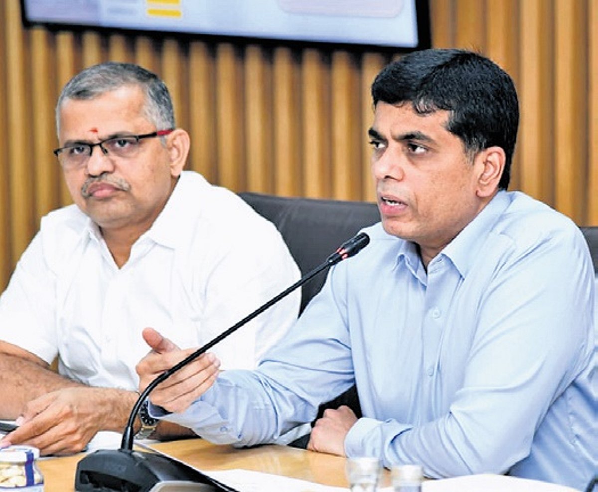 Fast-track land acquisition & clear hurdles for key projects: Kona Sasidhar