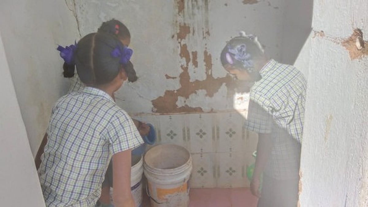 Government school HM 'forces' children to clean toilets near Palamalai in Coimbatore, probe on