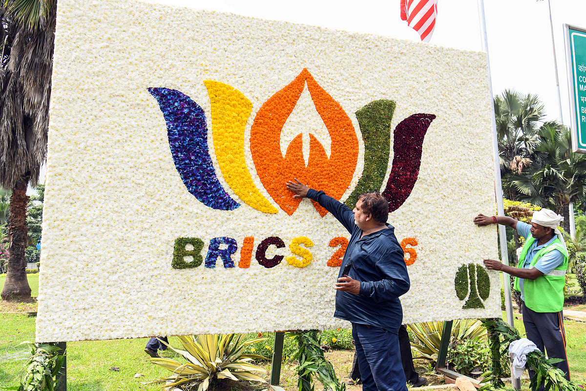 BRICS builds momentum for local currencies