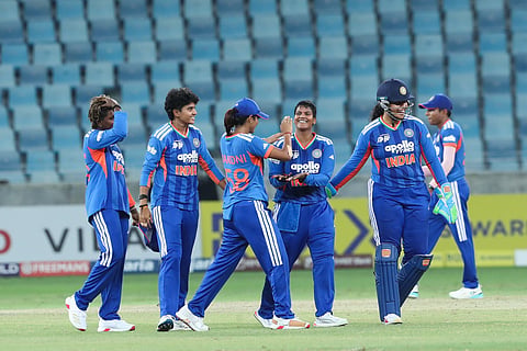 The presentation after the final ended with Sri Lanka collecting runners-cheque