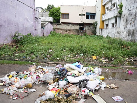 Thick bushes, stagnant water, and heaps of garbage have created unhygienic conditions, with residents complaining of foul smells and a growing mosquito menace.
