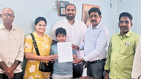 On Wednesday, farmers formally handed consent letters to Deputy Collectors B Ratna Kumar and N Yesuratnam, taking pooling progress past 75%.